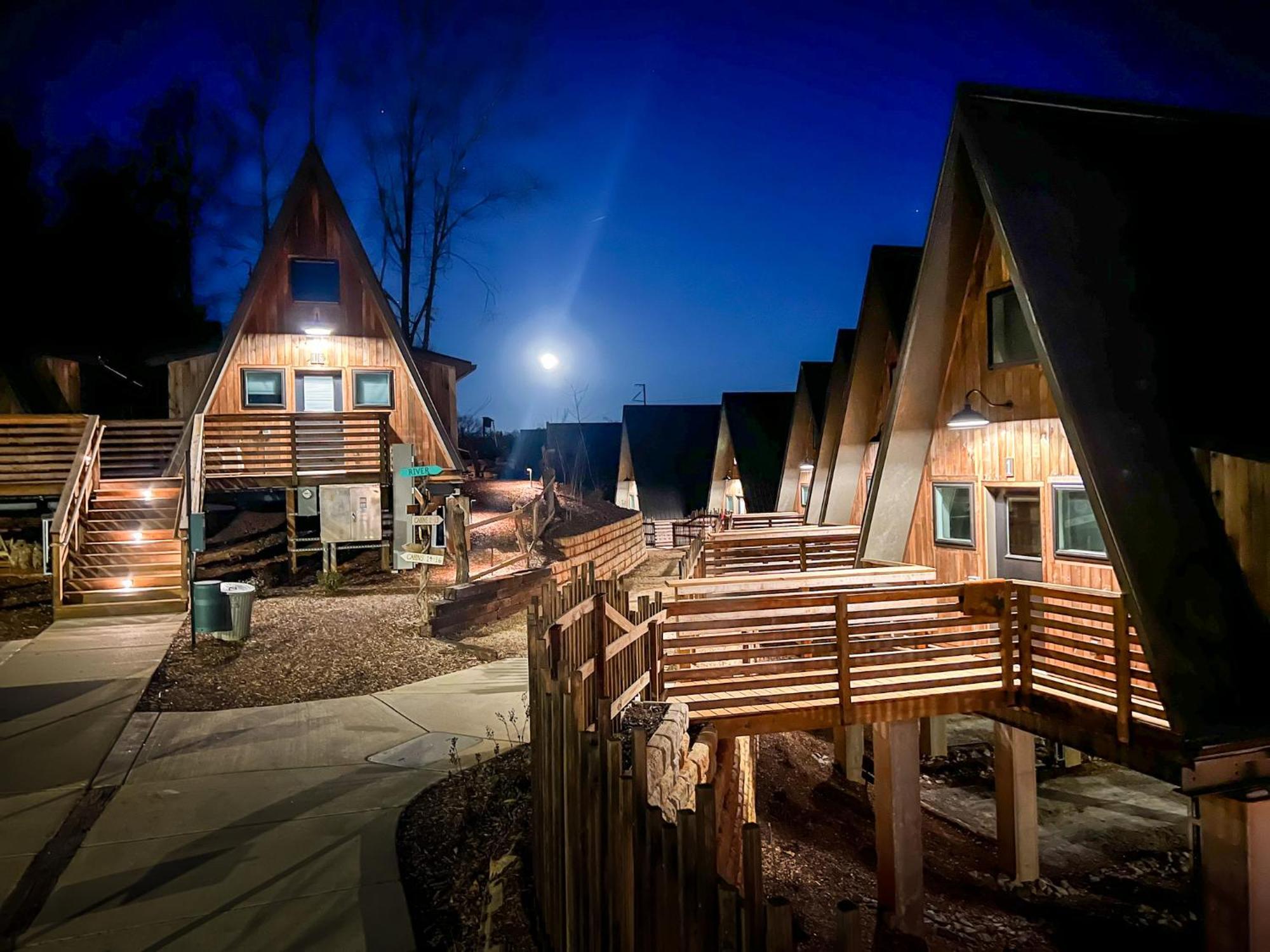Wrong Way River Lodge & Cabins Άσβιλ Εξωτερικό φωτογραφία